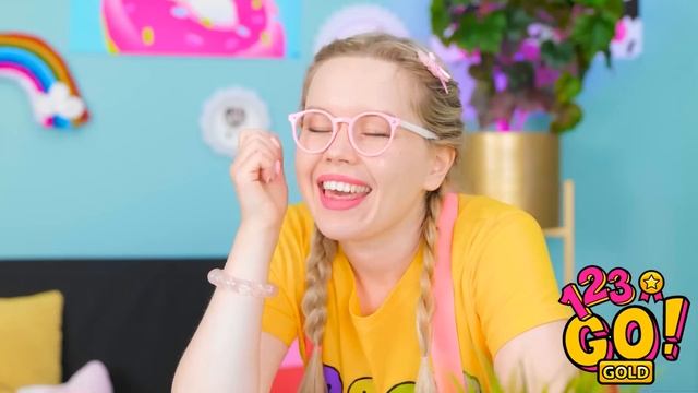 NERD VS POPULAR VS TEACHER || First to Finish Art School Wins By 123 GO! GOLD смотреть онлайн