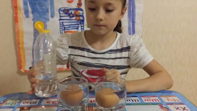 Опыт для детей. Эксперимент с яйцами и уксусом или резиновое яйцо. смотреть онлайн