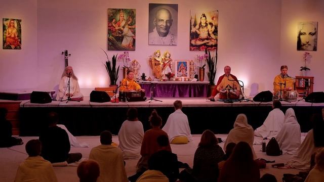 Satsang "Über Saraswati" mit Sukadev - Yoga Vidya Live, 23.10.2023, 07:00 Uhr смотреть онлайн