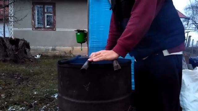 Рождественская сырокопченная колбаса в коллагеновой оболочке из свинины. смотреть онлайн