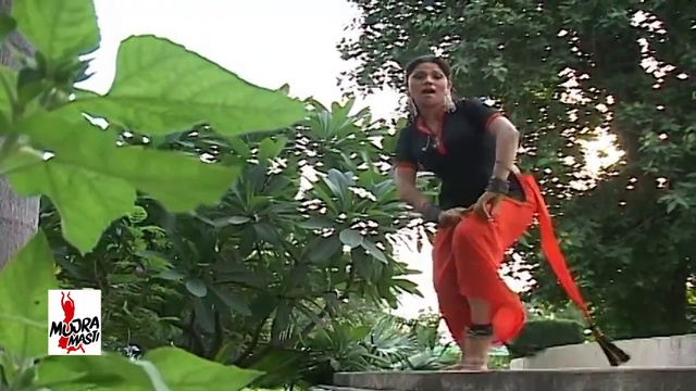 MEIN KACHE GHAREY DA PAANI - SONU MIRZA - PAKISTANI MUJRA DANCE 
