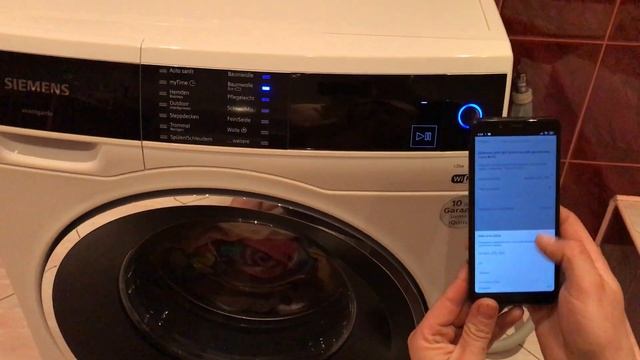 Как подключить Ваш смартфон к Home Connect Siemens (Wie verbinde ich eine Waschmaschine mit WIFI) смотреть онлайн