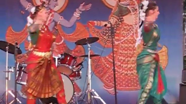 Индийский танец. Коллектив "Радхарани" г.Запорожье смотреть онлайн