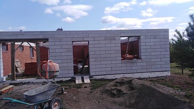 Дом из газобетона, снятая фаска. Продолжение стройки, подготовка к заливке армопояса. смотреть онлайн
