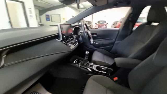 TOYOTA Corolla 1.2 VVT-i Icon (s/s) 5dr смотреть онлайн