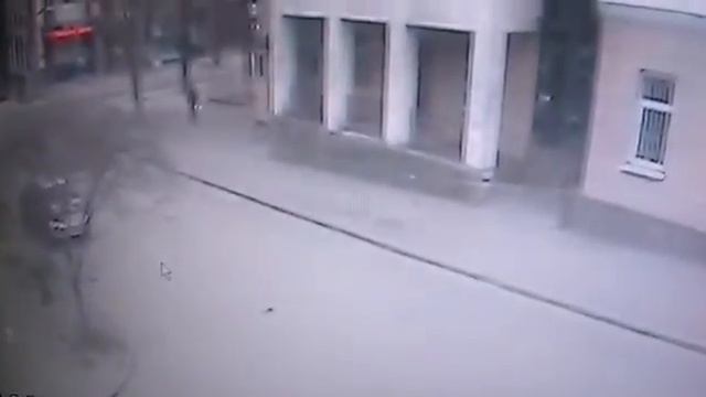 Когда поднял фонарик, и он взорвался смотреть онлайн