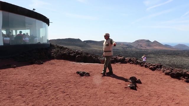 VLOG Путешествие на Лансароте с KuSaNiKi. Вулкан Timanfaya и катание на верблюдах. День #2