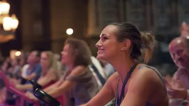 Как заставить женщин крутить педали смотреть онлайн