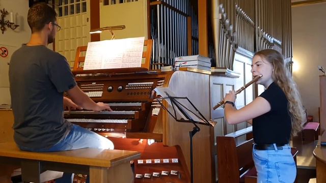 A. Corelli Gigue for flute and organ смотреть онлайн