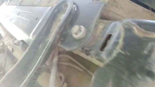 Merv's Dacia Duster Tips - Under Sump Guard Maintenance Of A 2013 Model. смотреть онлайн