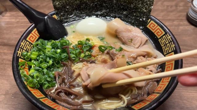 Ramen Vending Machine Restaurant ICHIRAN | Cheapest vs. Most Expensive смотреть онлайн