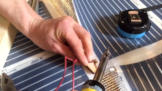 ИНФРАКРАСНЫЙ ТЁПЛЫЙ ПОЛ В ДЕРЕВЯННОМ ДОМЕ/ДЕЛАЕМ САМИ ПОШАГОВАЯ ИНСТРУКЦИЯ/HEATED FLOOR INSTALLATIO смотреть онлайн