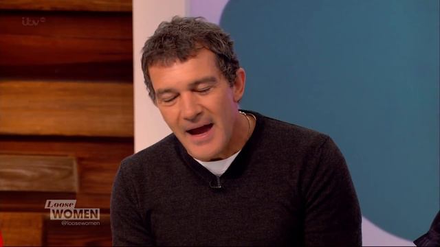 Antonio Banderas On Becoming A British Student | Loose Women смотреть онлайн