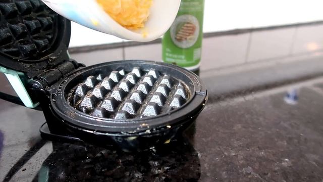 Chaffle & Breakfast Sandwich with Dash Mini Waffle Maker смотреть онлайн