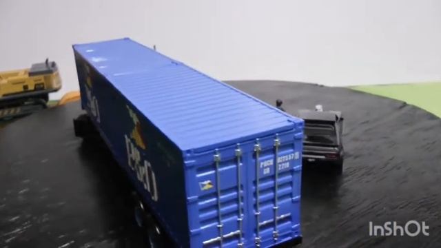 "Безумный Макс" и Mack R end Ford Falcon 1/43 смотреть онлайн