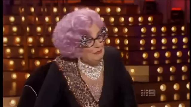Engelbert Humperdinck  (Dame Edna) 1