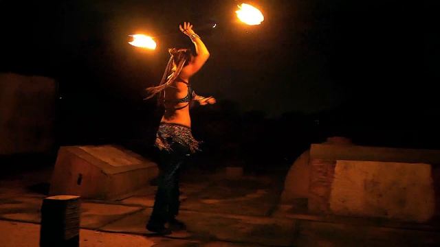 Circus Farm Fire Duo смотреть онлайн