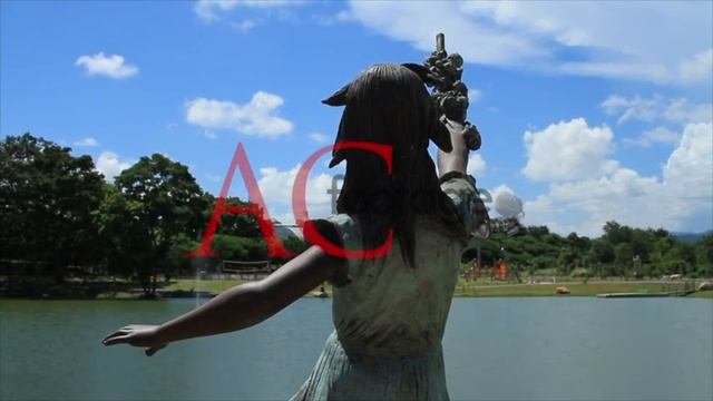102 Statue in Park Lake Time lapse смотреть онлайн