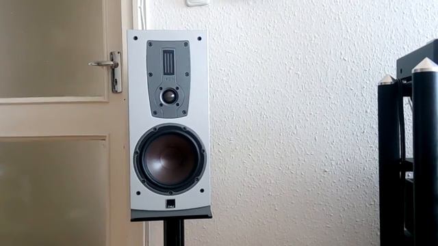 JVC JR-S201 -Dali Ikon 2 Test 2.