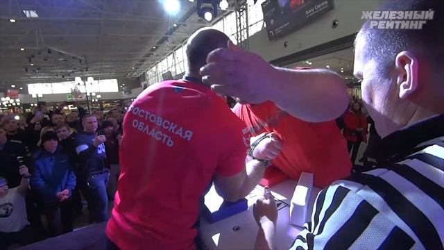 Самый большой армрестлер России против дальнобойщика! смотреть онлайн
