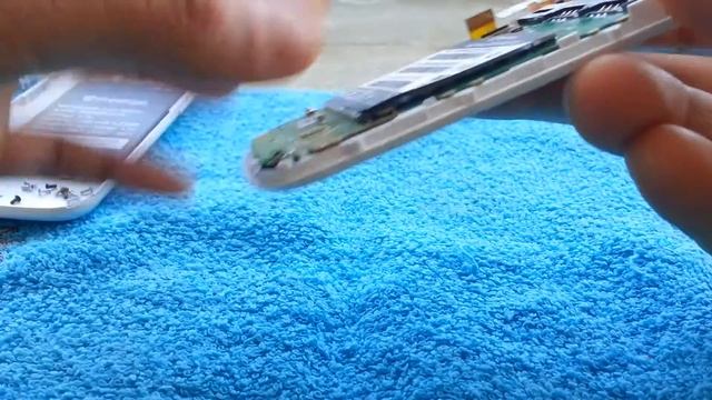 Разборка Prestigio MultiPhone 3400 Dual Sim для замены тачскрина смотреть онлайн