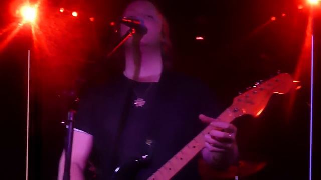 James McCartney : Old Man смотреть онлайн