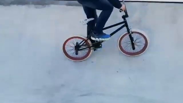 Мэр Красноярска катает в новом скейт-парке смотреть онлайн