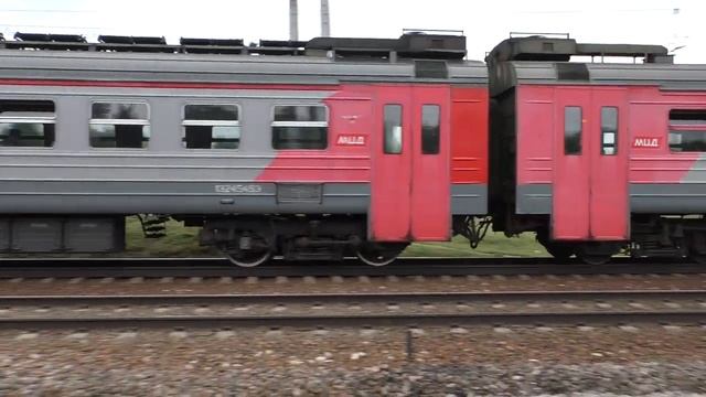 Электропоезд ЭД4М-0435 станция Кубинка-1 смотреть онлайн