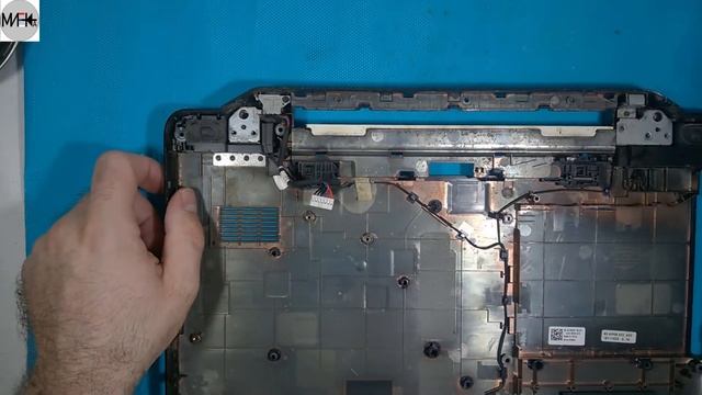 Dell Inspiron M5040 -- Disassembling and cleaning // Čišćenje смотреть онлайн