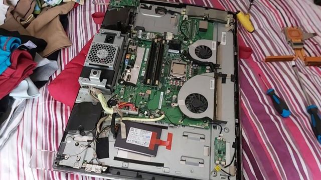 Upgrading RAM in an old AIO - Packard Bell L5800 смотреть онлайн