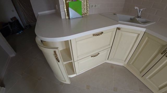 Кухня с фасадами из шпона дуба