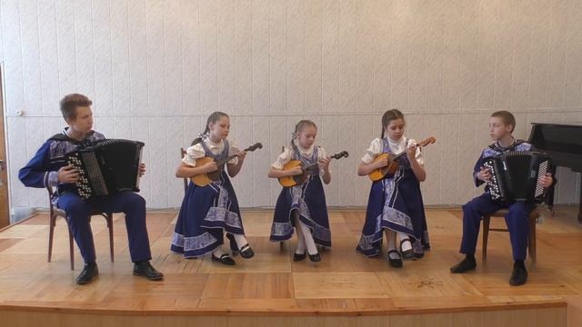 Ансамбль «Метелица» Р.н.п.«Не одна во поле дороженька» И.Дунаевский «Песенка моряков» смотреть онлайн