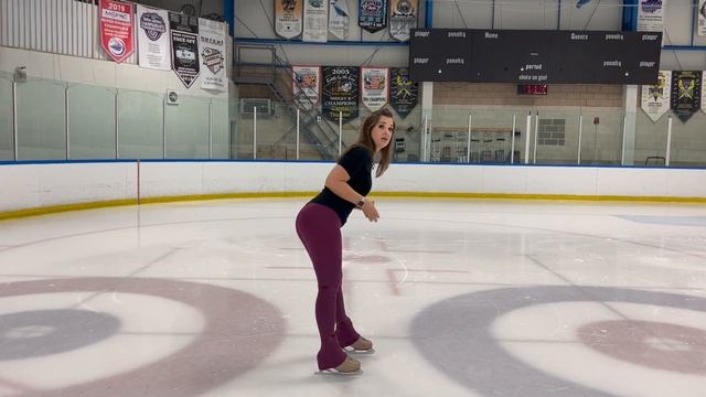 Learn To Do A Waltz Eight! - Figure Skating Footwork Tutorial смотреть онлайн