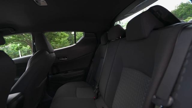 Toyota C-HR Hybrid Prezentare Completa смотреть онлайн