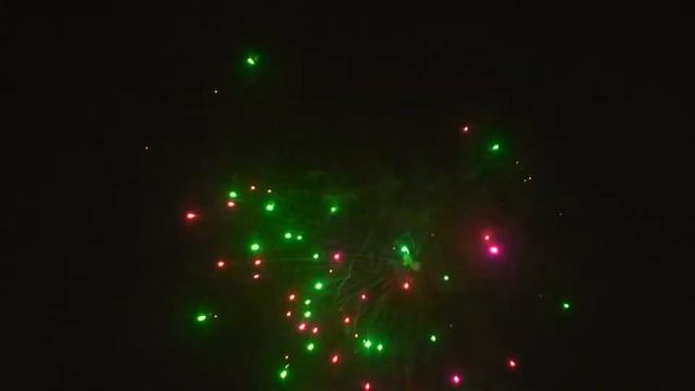 С078 НОВОГОДНИЙ СУВЕНИР 31 залп, 1“ 1 2“ 1 5“ смотреть онлайн