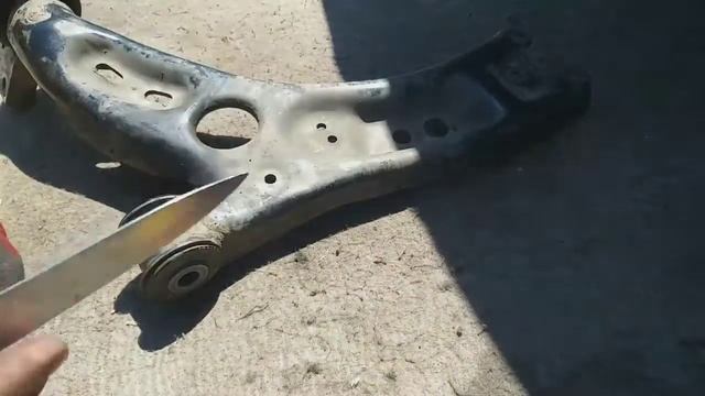 SKODA A5 МЕНЯЕМ САЙЛЕНТБЛОКИ ПЕРЕДНЕГО РЫЧАГА