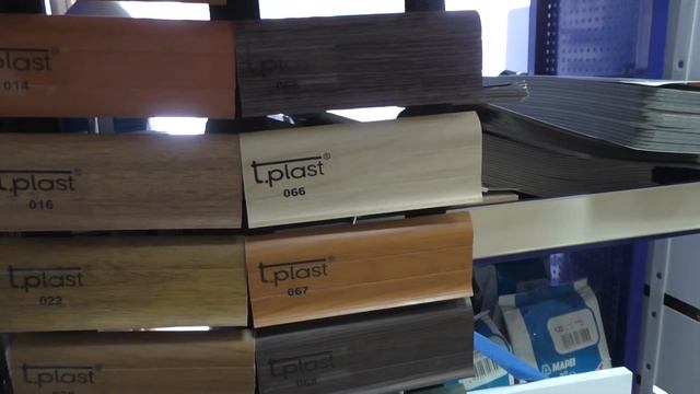 Виды плинтусов, подбор плинтуса, способы крепления. смотреть онлайн