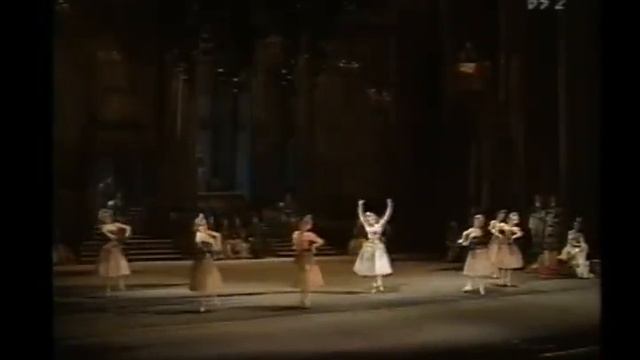 ボリショイバレエ団「白鳥の湖」よりロシアの踊り（グリゴロヴィッチ版） смотреть онлайн