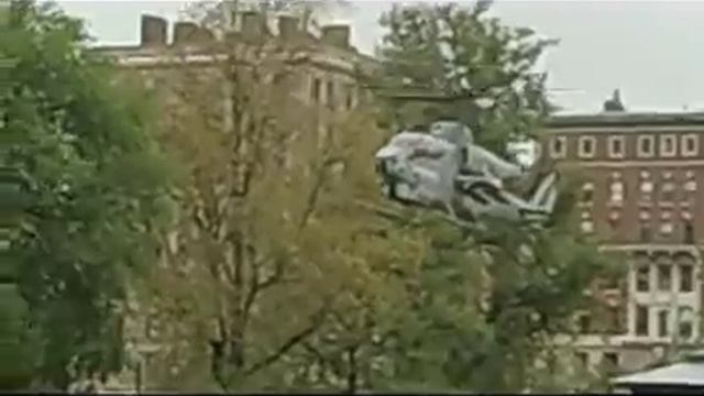 Marine Week Boston 2010 AH-1 Cobra Gunship Lands in Boston Common Park_1.mp4 смотреть онлайн
