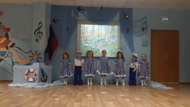 Видеоролик "У моей России длинные косички ". Детский сад 68 г.Владивосток. смотреть онлайн