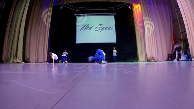 Mini Squad смотреть онлайн