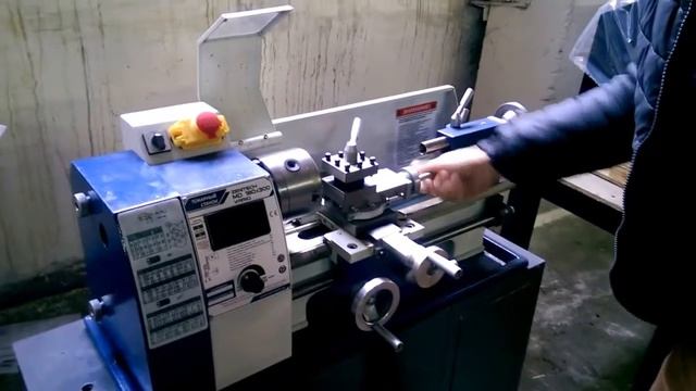 Токарный станок по металлу Zenitech MD 180300 смотреть онлайн