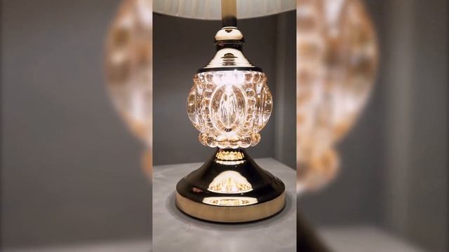 Настольная лампа для спальни с абажуром. 6528 смотреть онлайн