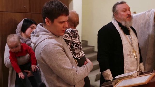 Крещение в Храме Пантелеймона в Мытищах смотреть онлайн