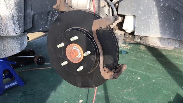 How to change Front Brake Pads and Rotors on a 2006 Saturn Vue смотреть онлайн