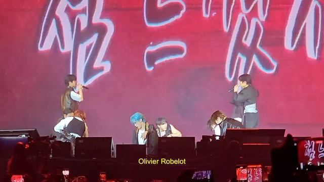 Stray Kids @ Lollapalooza in Paris - God's Menu | Fancam смотреть онлайн