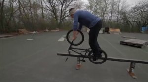 Оригинальные трюки на BMX