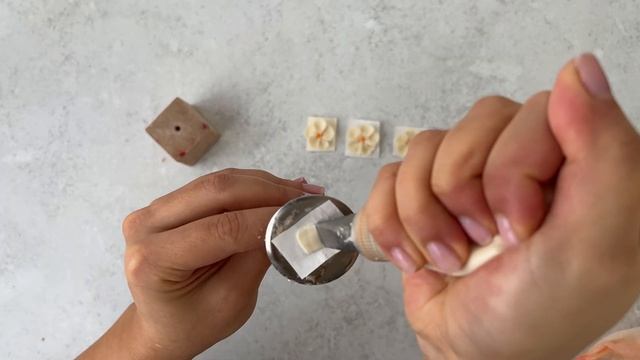 КРЕМОВАЯ ФЛОРИСТИКА. МЕЛКИЕ ЦВЕТЫ ИЗ КРЕМА. ЦВЕТЫ ЯБЛОНИ смотреть онлайн