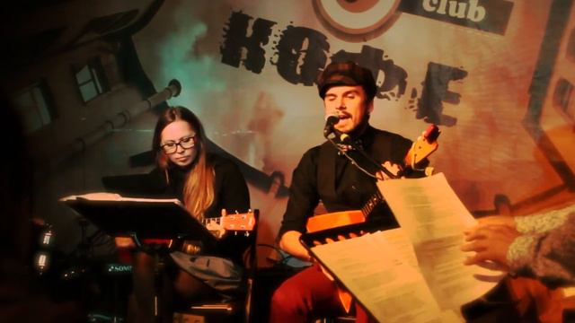 Ukulele VS Balalaika - Knocking On Heavens Door Cover (by Hobbs and Slava Che.) смотреть онлайн