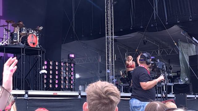 Erika Vikman - Huonoja ideoita , Qstock 2023 , 4K смотреть онлайн